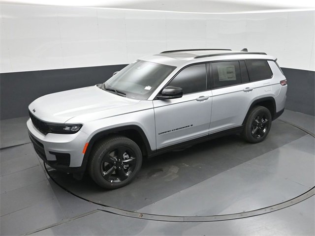 New 2025 Jeep Grand Cherokee L Altitude image 30