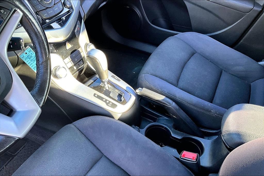 Used 2014 Chevrolet Cruze LT image 12