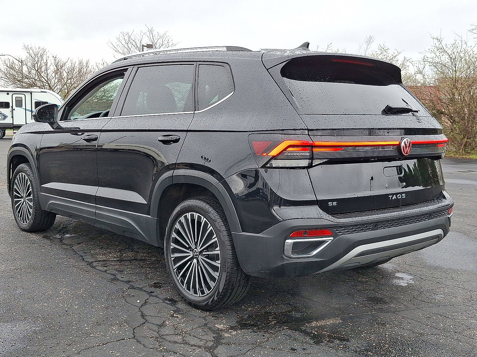 Used 2025 Volkswagen Taos SE FWD image 22