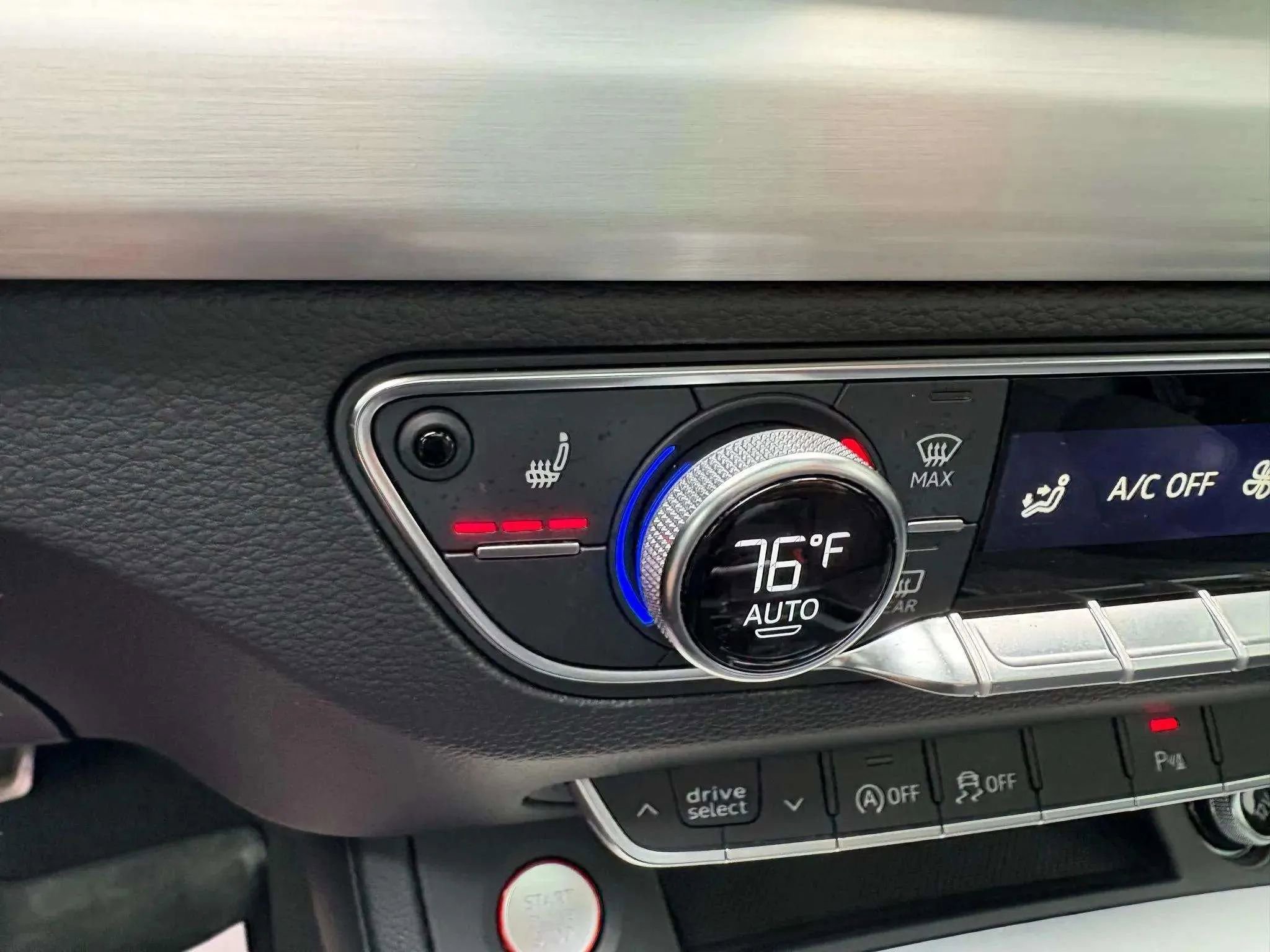 Used 2018 Audi SQ5 Premium Plus w/ Navigation Package image 37