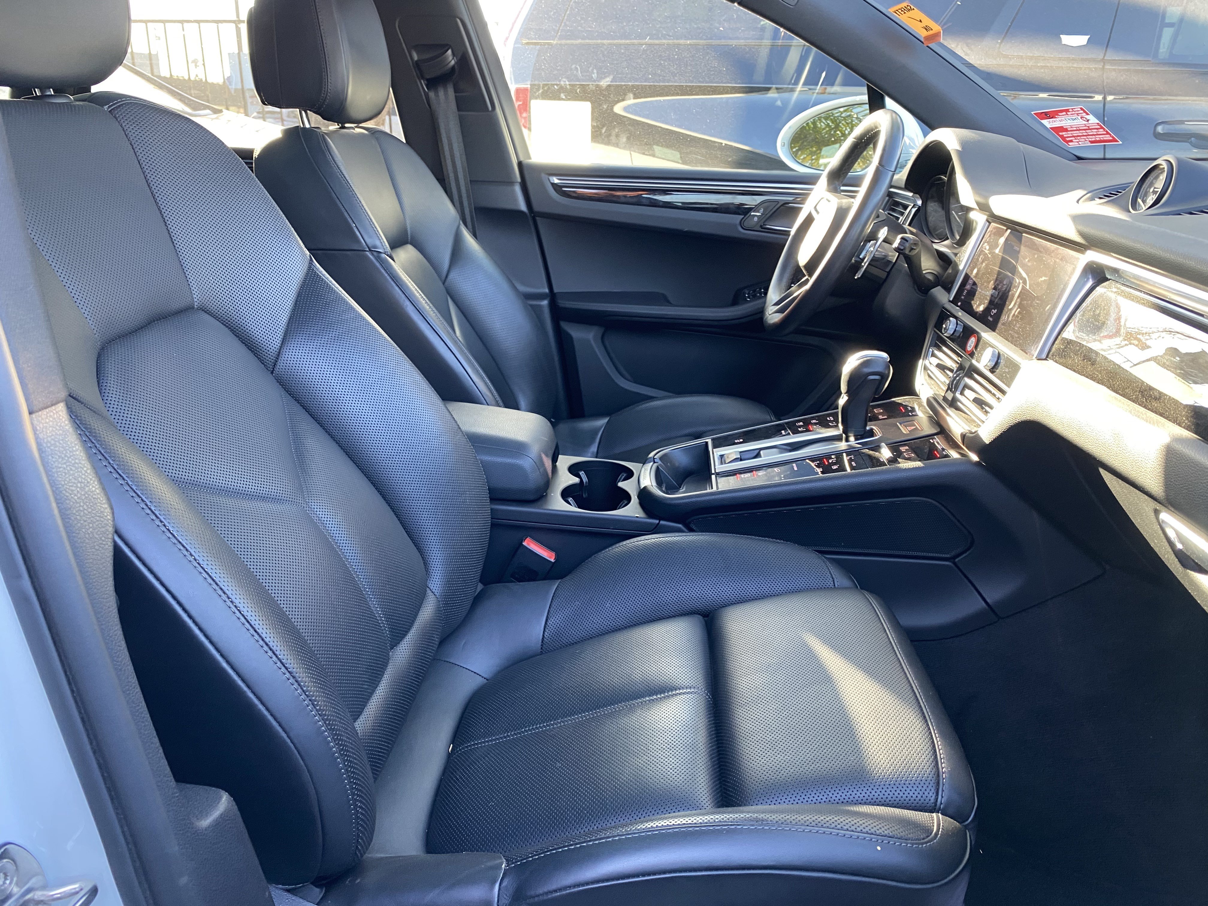 Used 2023 Porsche Macan AWD/4WD image 25