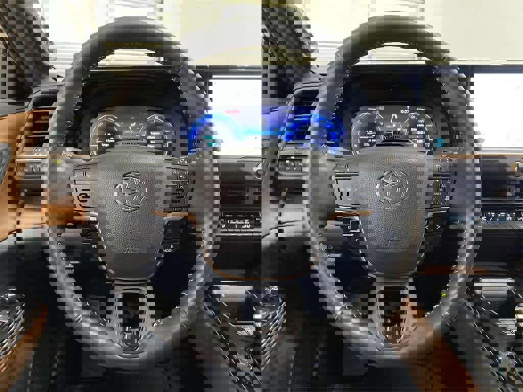 Used 2025 Toyota Crown Signia image 20