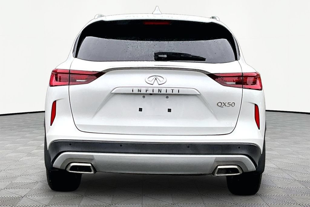 Used 2023 INFINITI QX50 Luxe FWD image 7