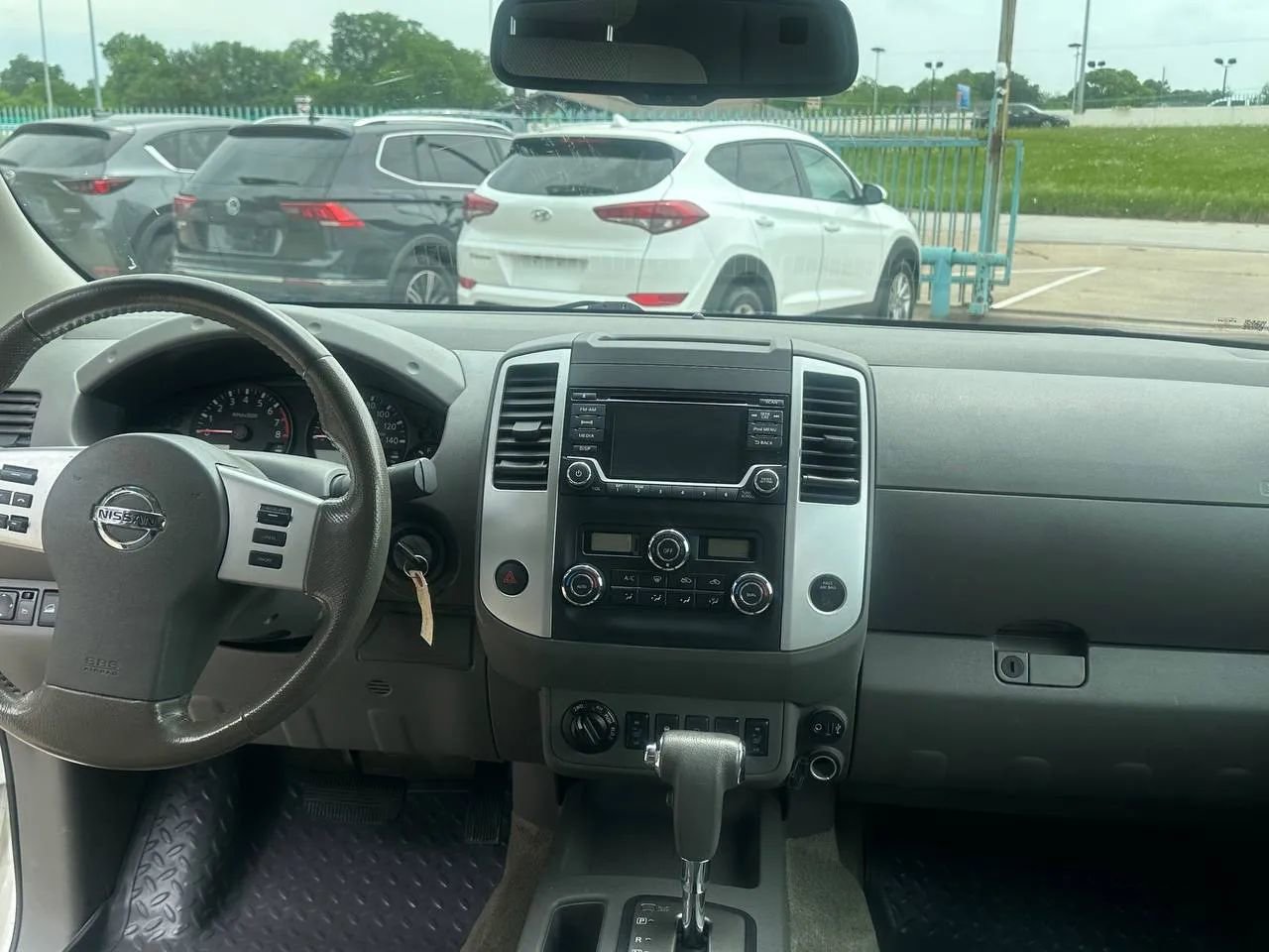 Used 2017 Nissan Frontier SV w/ SV Value Truck Package AWD/4WD image 15