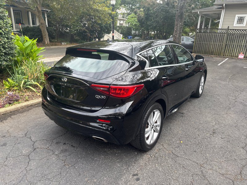 Used 2018 INFINITI QX30 FWD image 5