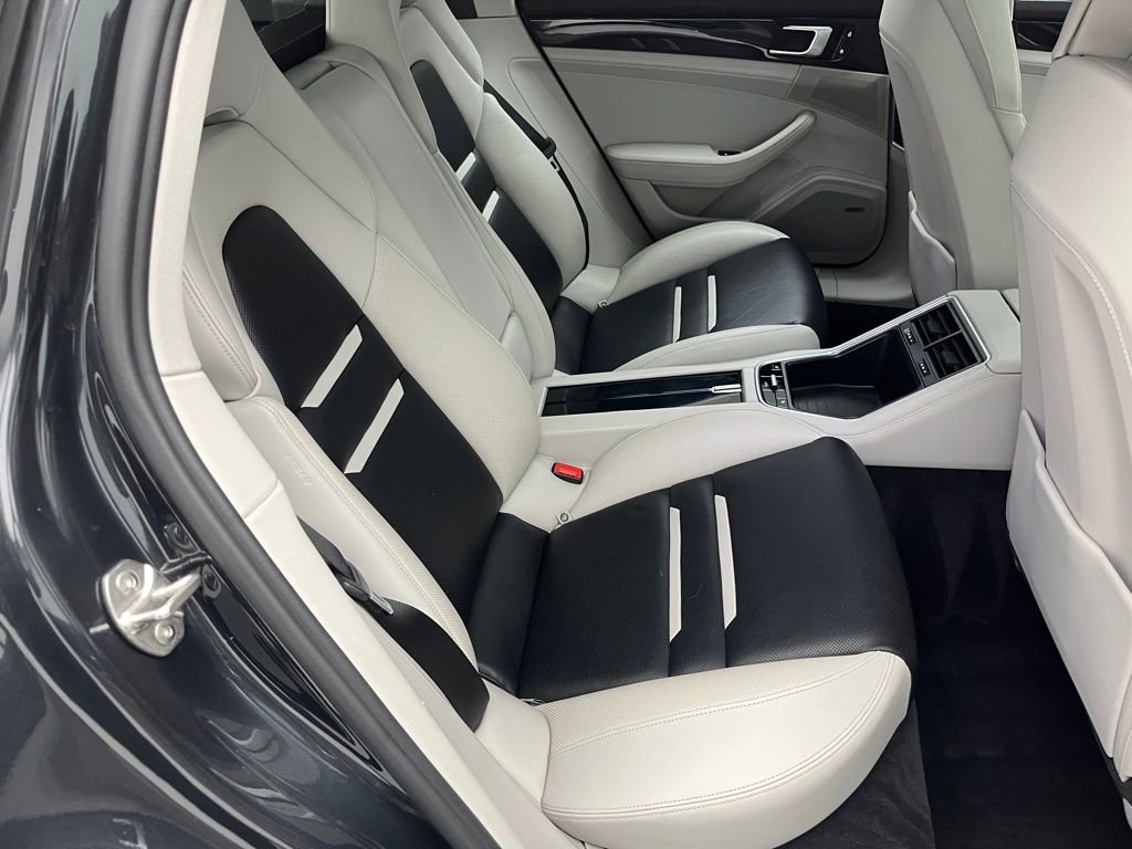Used 2019 Porsche Panamera 4 image 38