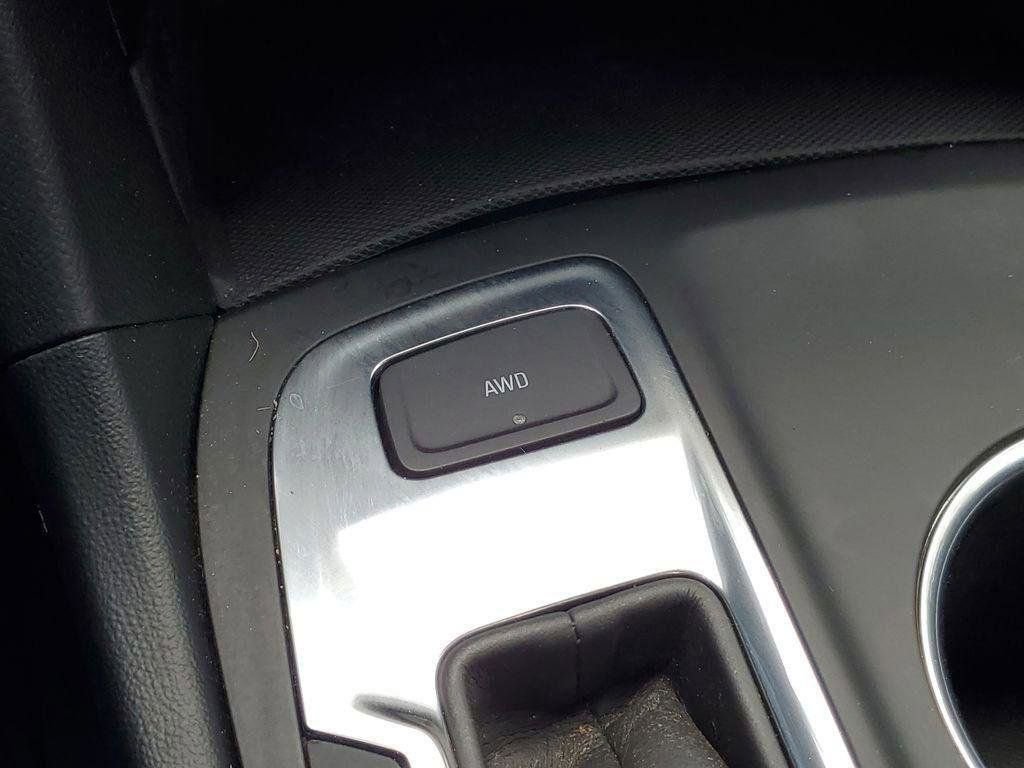 Used 2019 Chevrolet Equinox LT w/ Driver Convenience Package AWD/4WD image 17