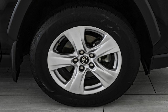 Used 2022 Toyota RAV4 XLE AWD/4WD image 51