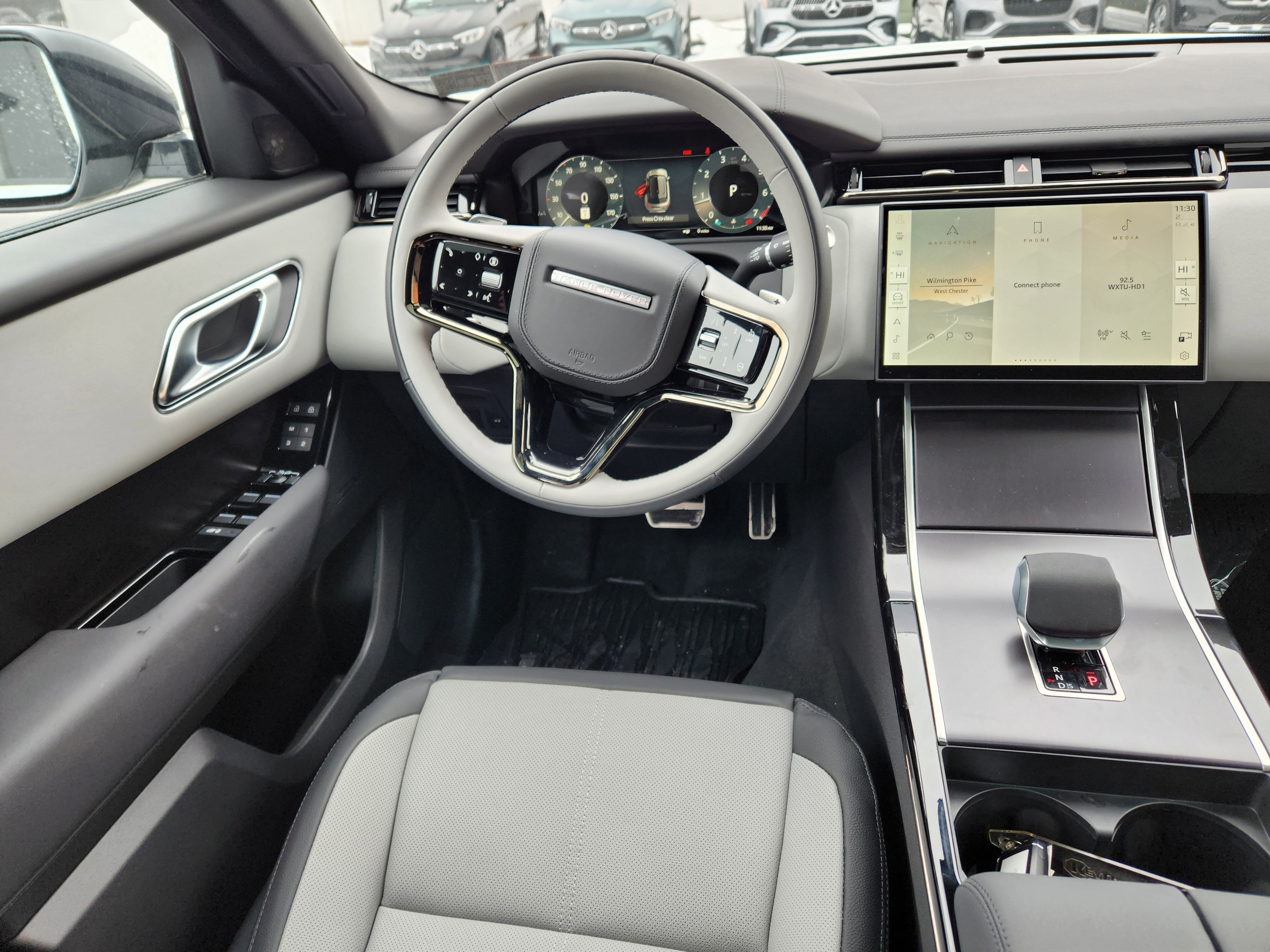 New 2026 Land Rover Range Rover Velar Dynamic SE AWD/4WD image 14