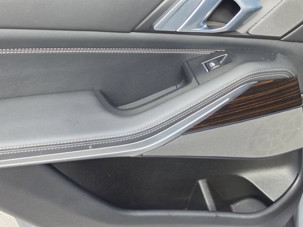 Used 2024 BMW X5 sDrive40i w/ Premium Package RWD image 9