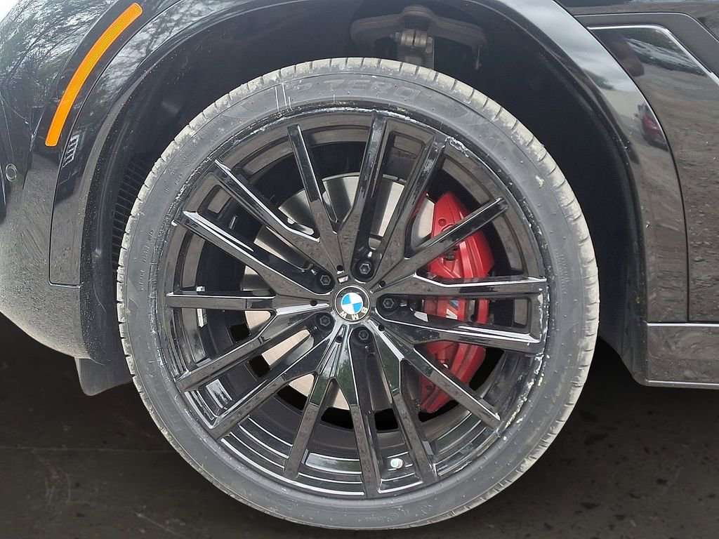 Used 2025 BMW X6 M60i AWD/4WD image 9