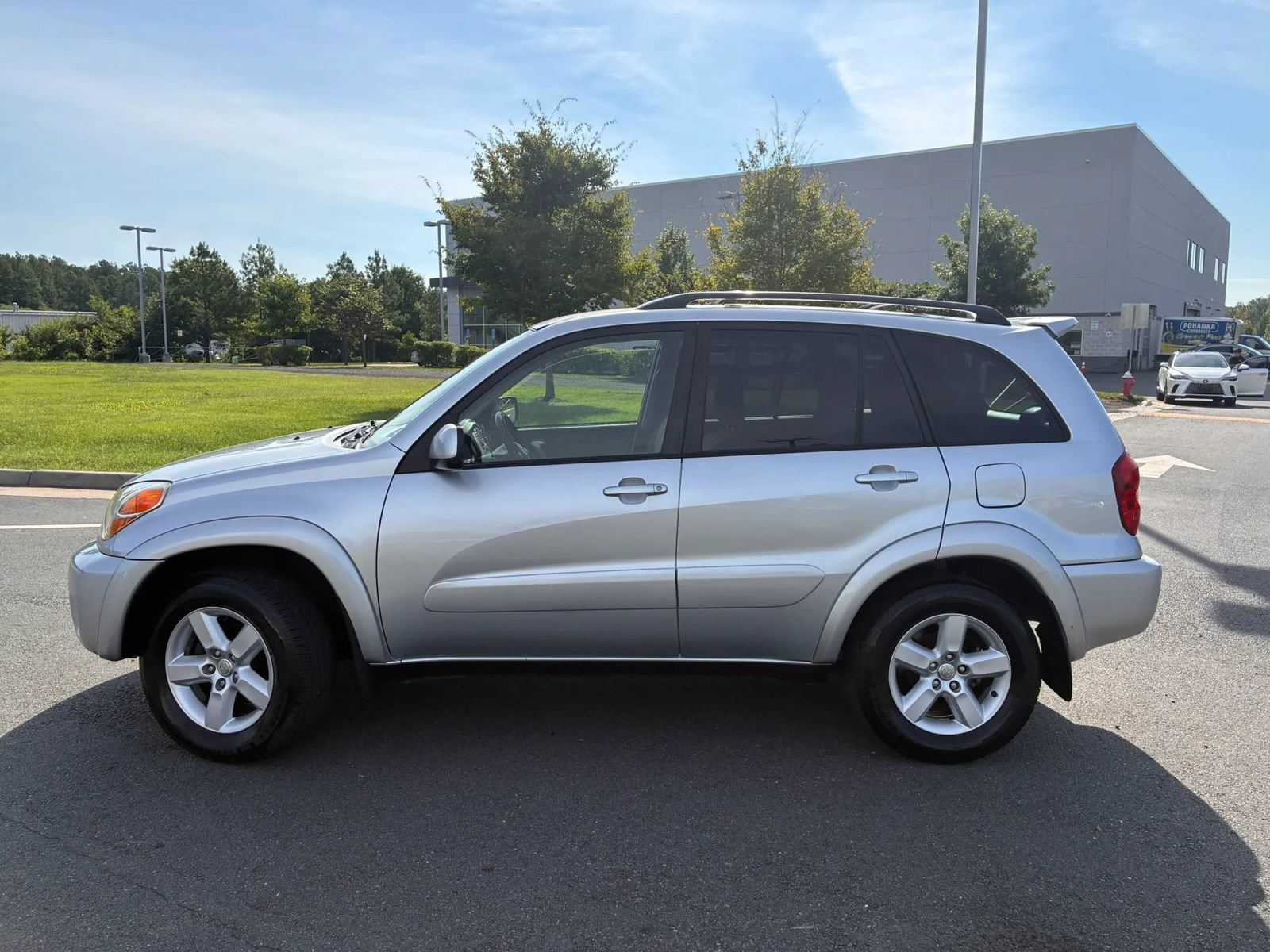 Used 2005 Toyota RAV4 4WD image 3
