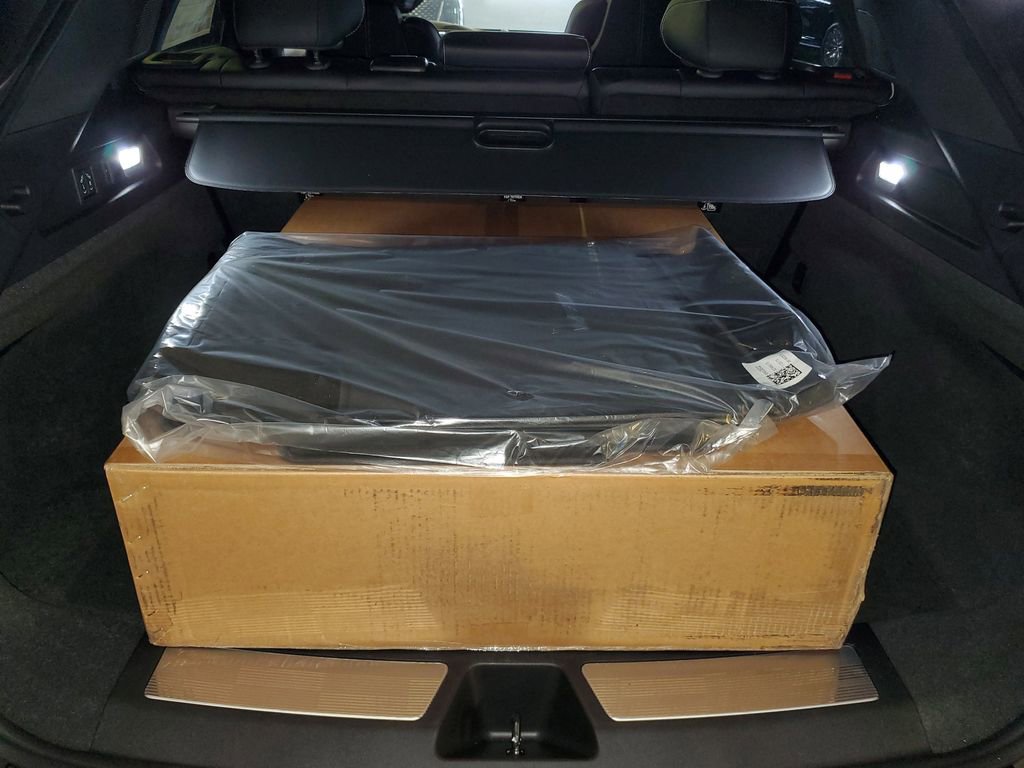 New 2026 Cadillac Lyriq V w/ Exterior Carbon Fiber Package AWD/4WD image 7