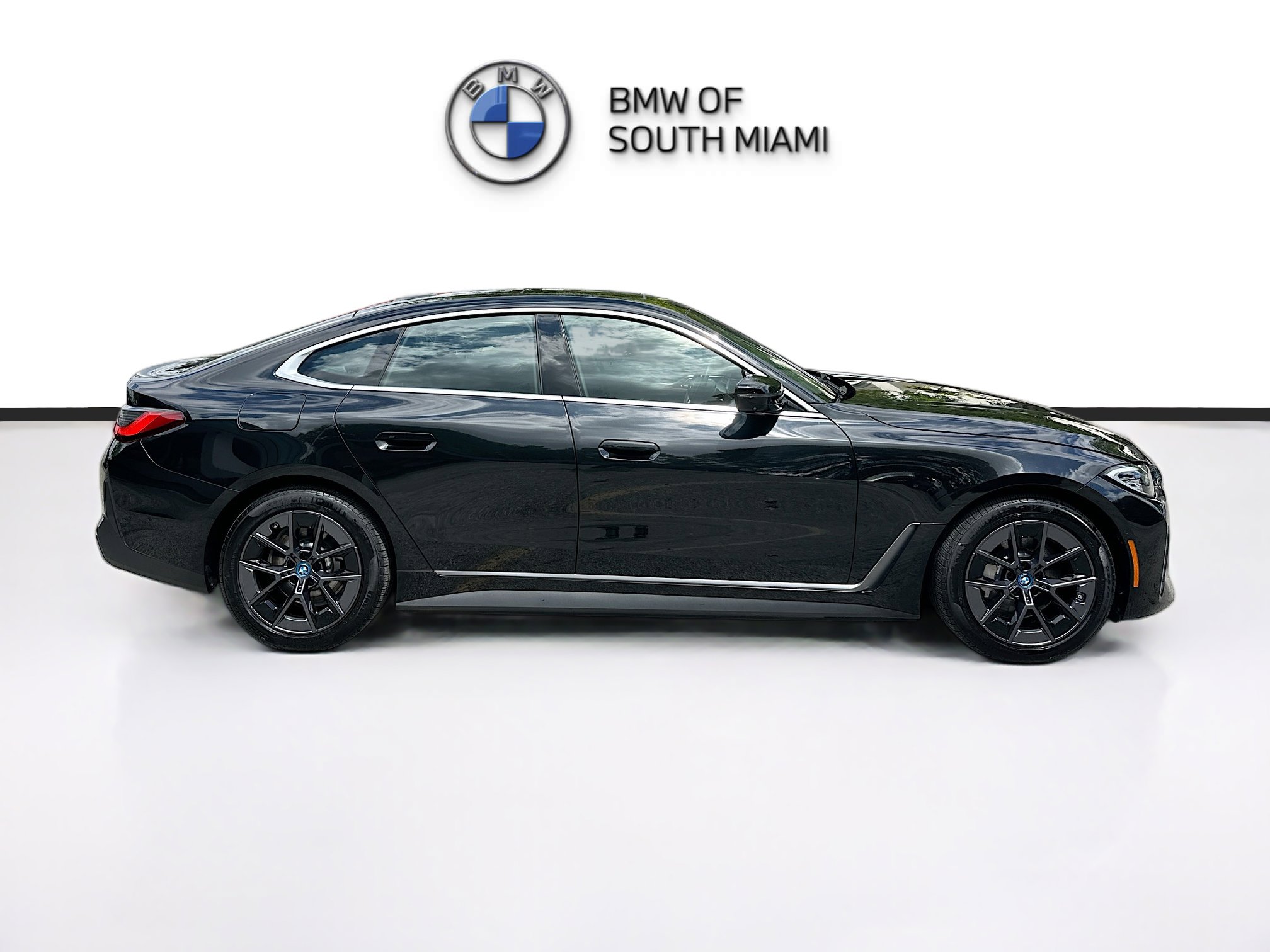 Used 2023 BMW i4 eDrive35 w/ Parking Assistance Package image 8