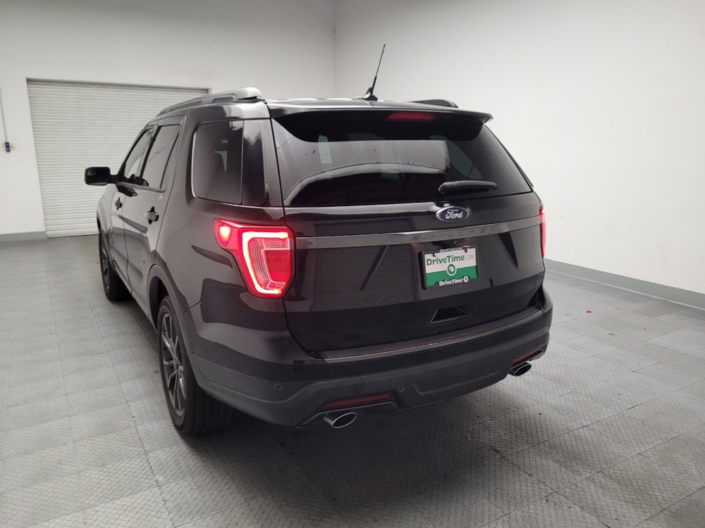 Used 2018 Ford Explorer XLT w/ Equipment Group 202A FWD image 6