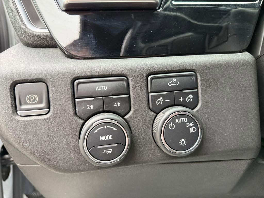 Used 2022 Chevrolet Silverado 1500 LT image 3