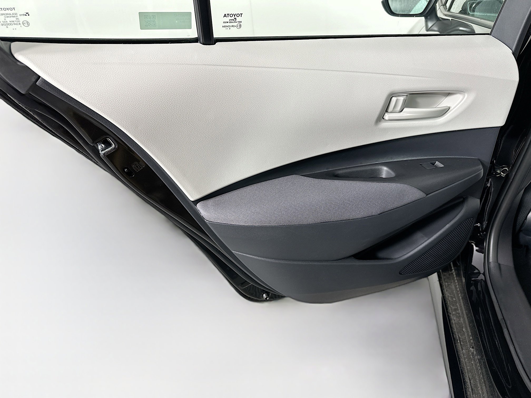 Used 2026 Toyota Corolla LE image 26