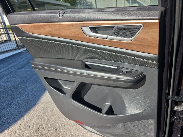Used 2024 Volkswagen Atlas SE FWD image 12
