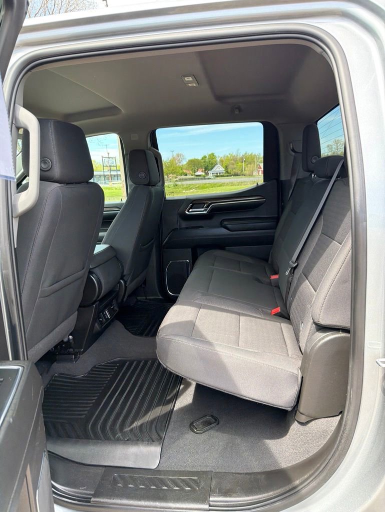 Used 2024 Chevrolet Silverado 1500 LT AWD/4WD image 17