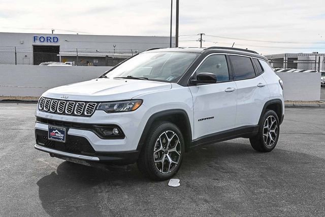 Used 2025 Jeep Compass Limited image 3