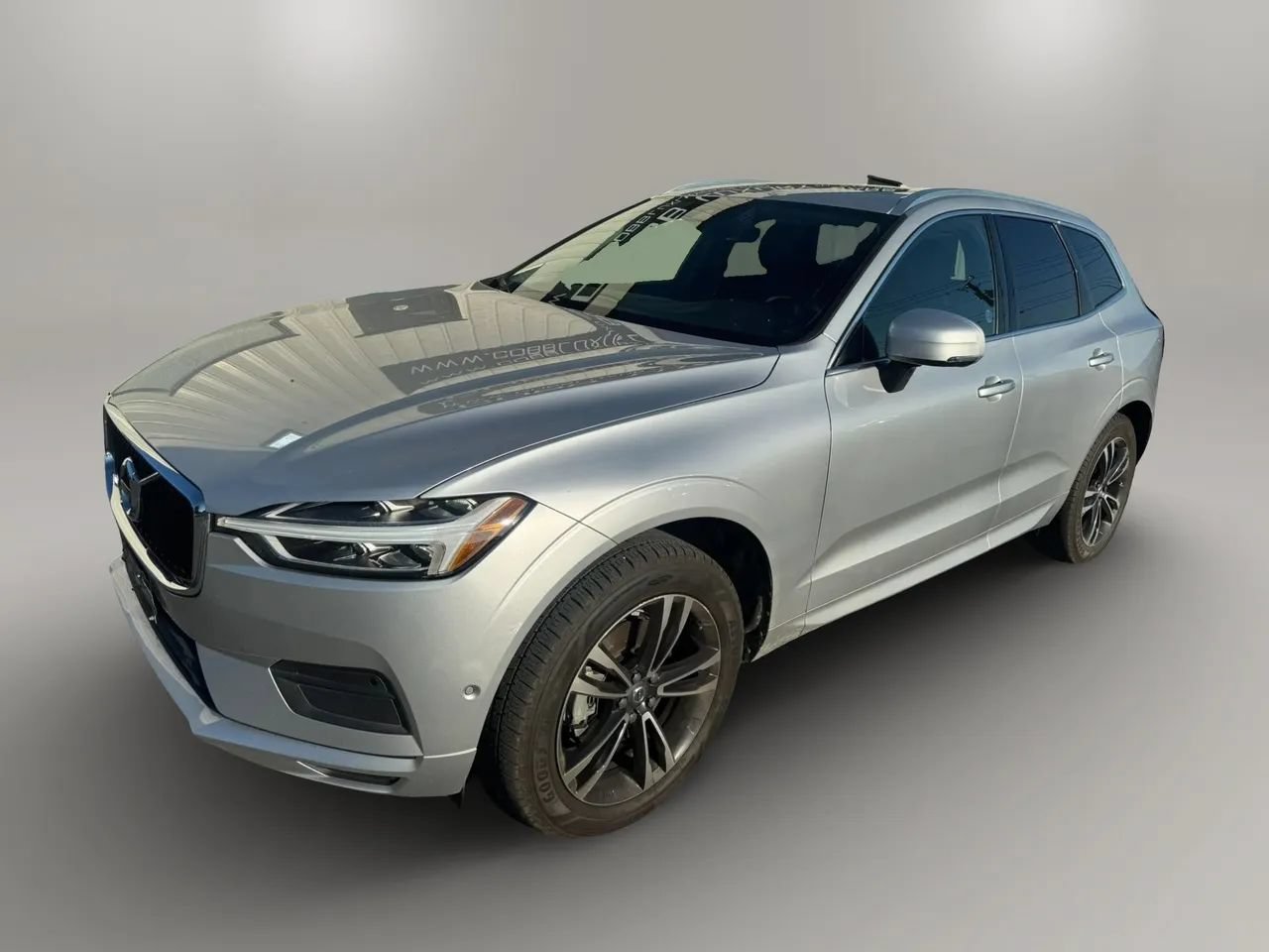 Used 2019 Volvo XC60 T5 Momentum w/ Multimedia Package AWD/4WD image 6