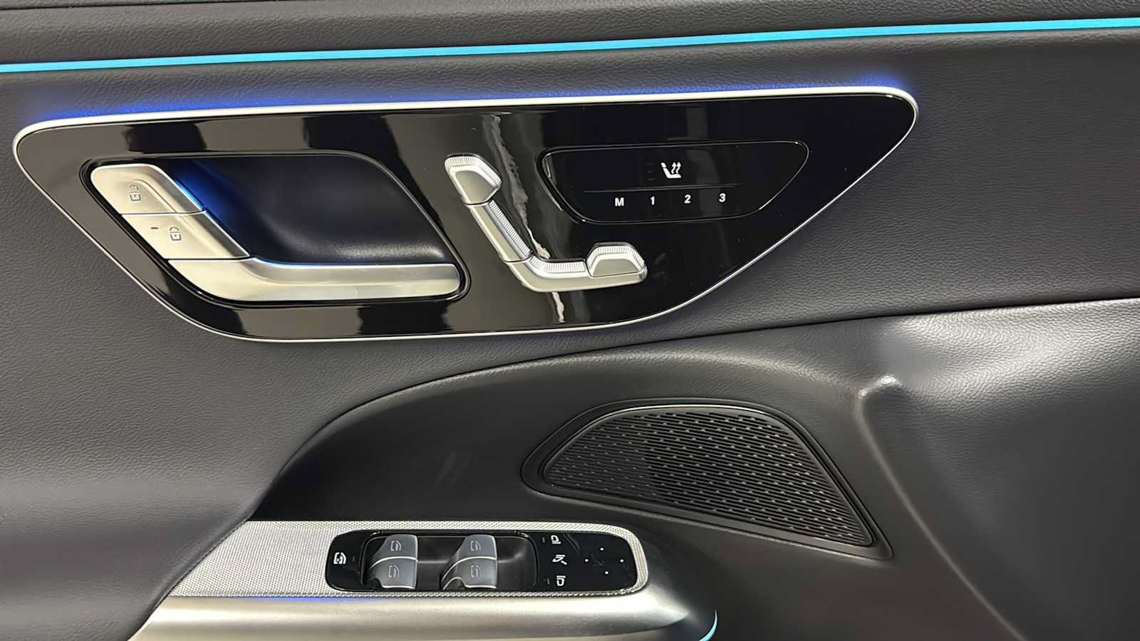 New 2026 Mercedes-Benz E 350 4MATIC Sedan image 16