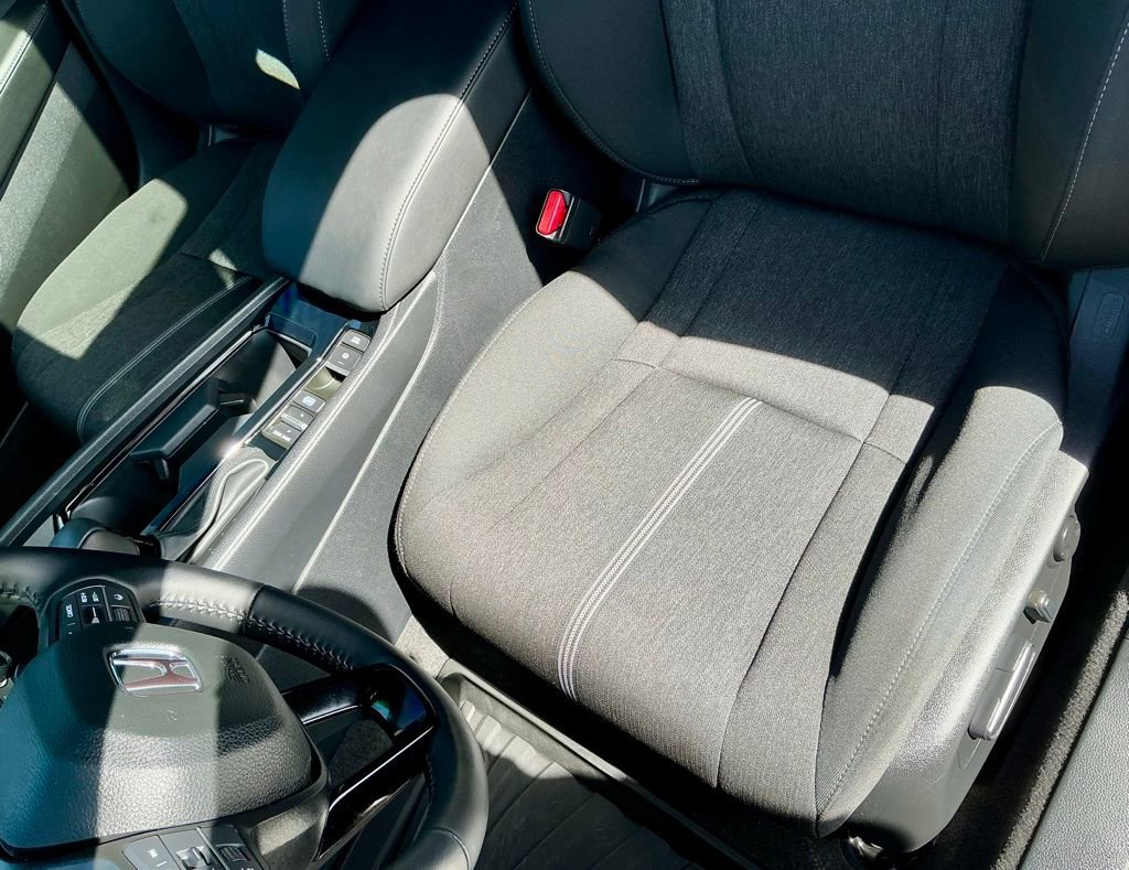 Used 2025 Honda Accord Sport image 39