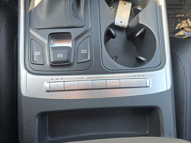 Used 2025 Kia Carnival image 20