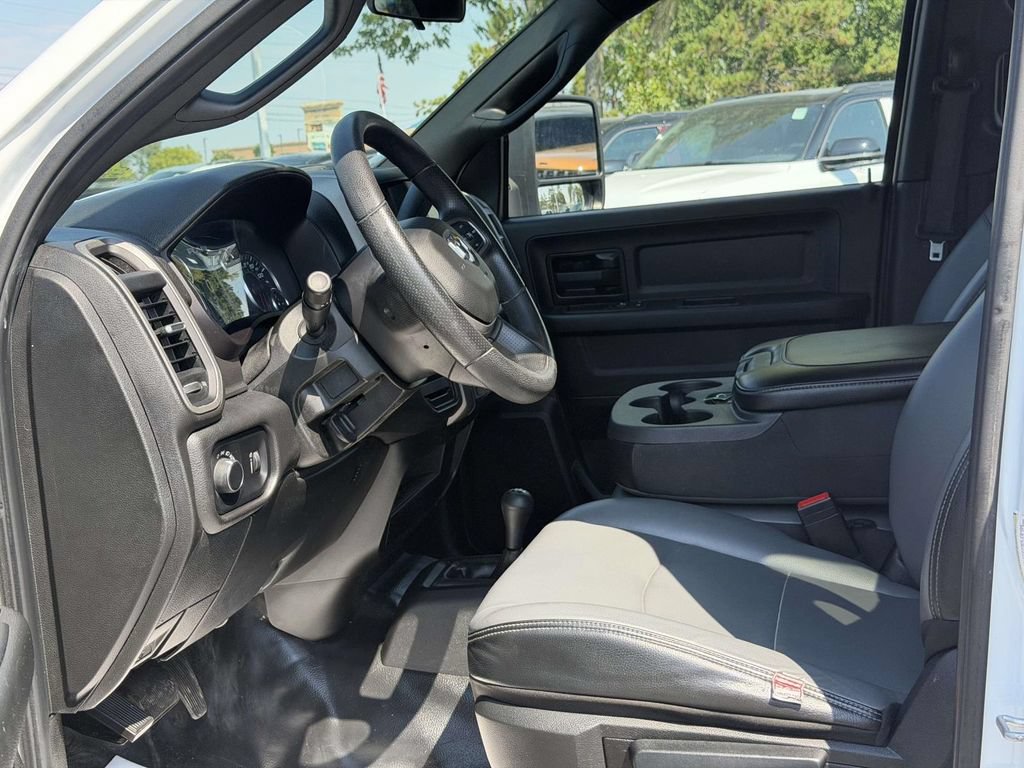 Used 2023 RAM 3500 Tradesman w/ Chrome Appearance Group AWD/4WD image 18