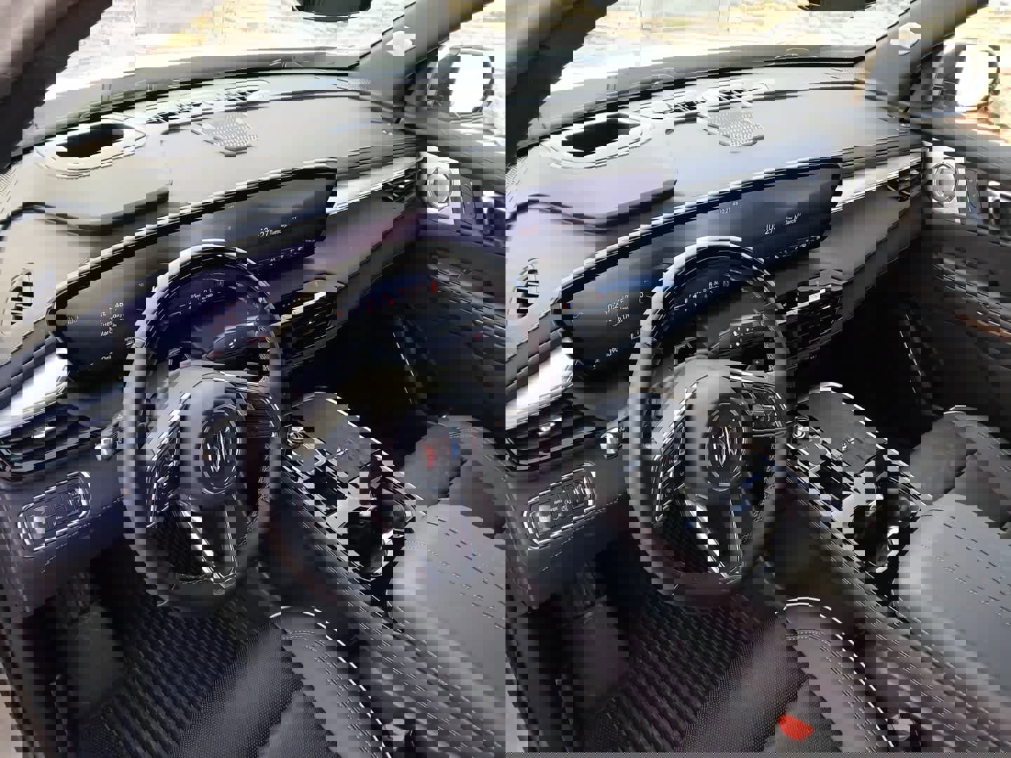 Used 2025 Buick Enclave Avenir w/ Super Cruise Package image 28