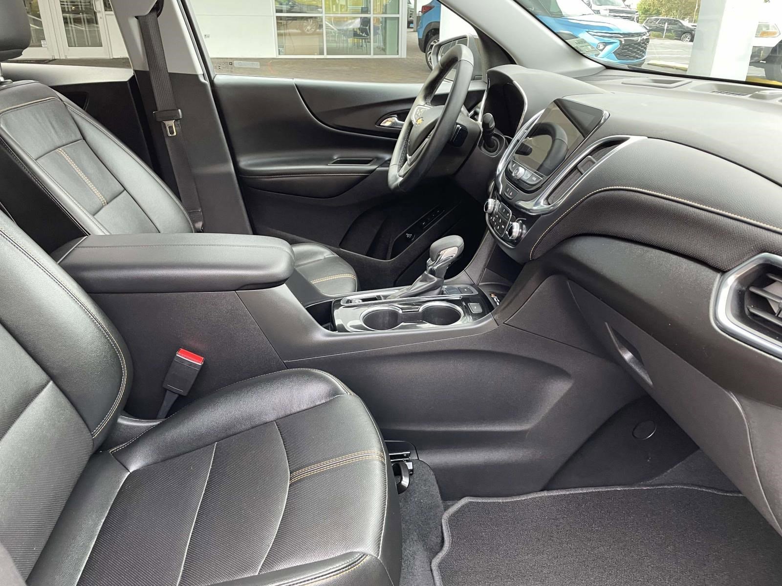 Used 2023 Chevrolet Equinox Premier image 9