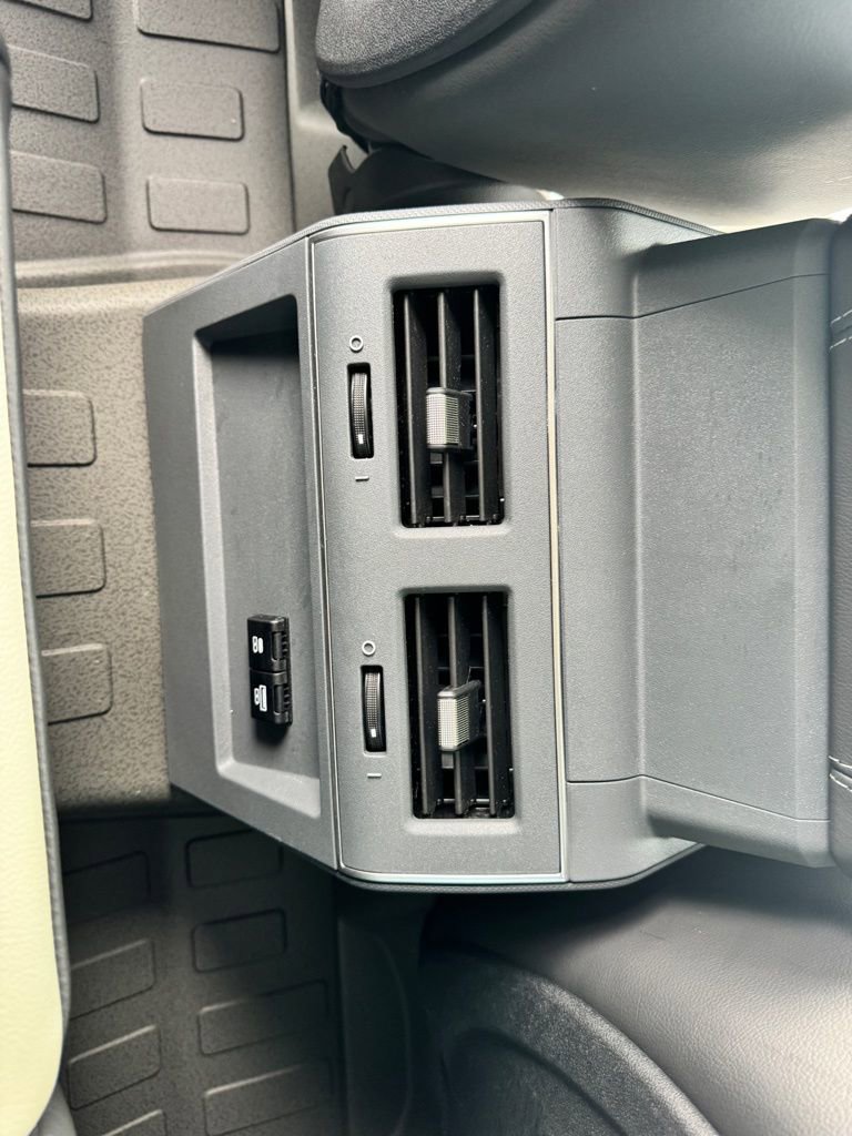 Used 2025 INEOS Grenadier Fieldmaster Edition image 18