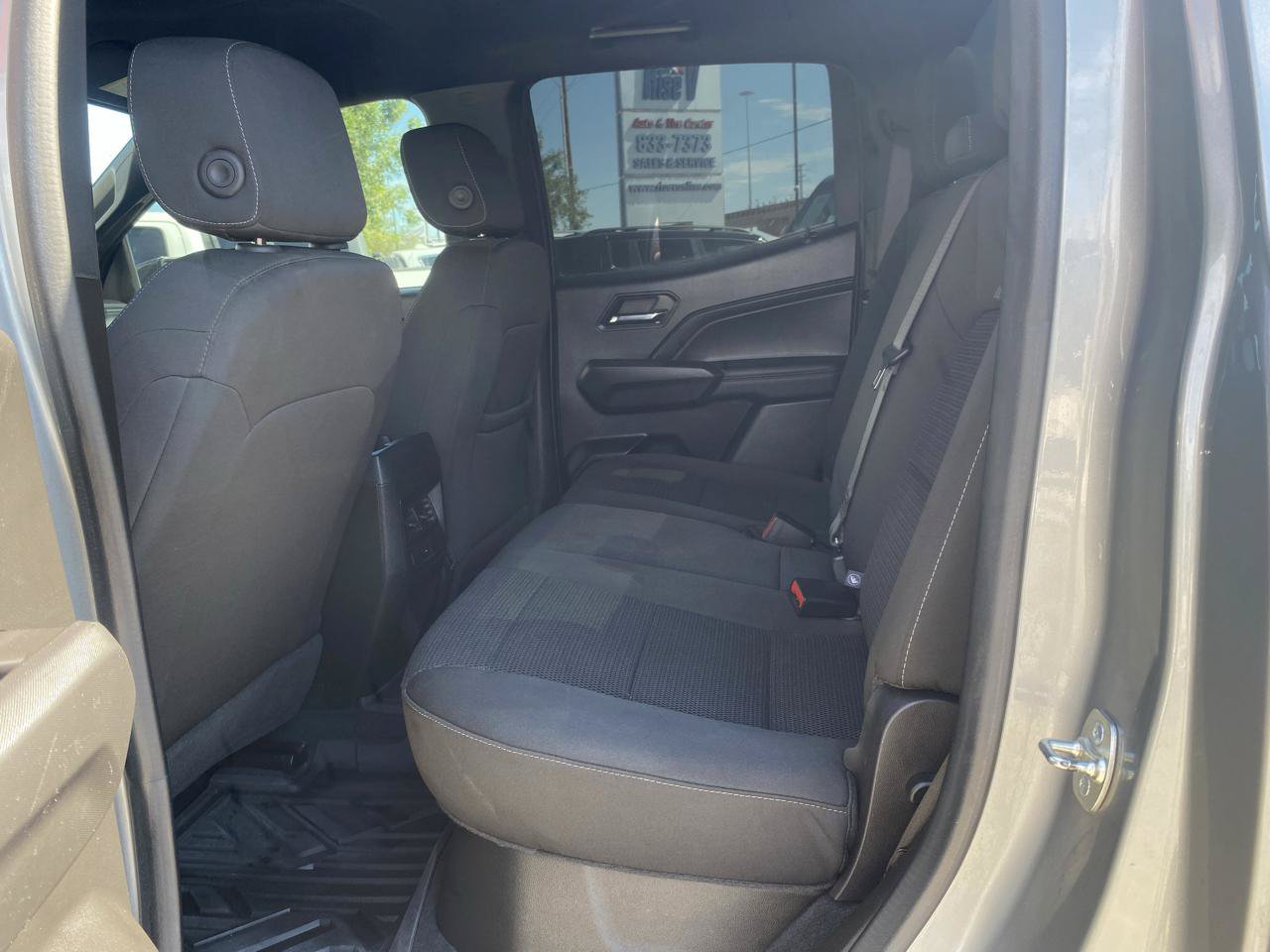 Used 2024 Chevrolet Colorado LT RWD image 13
