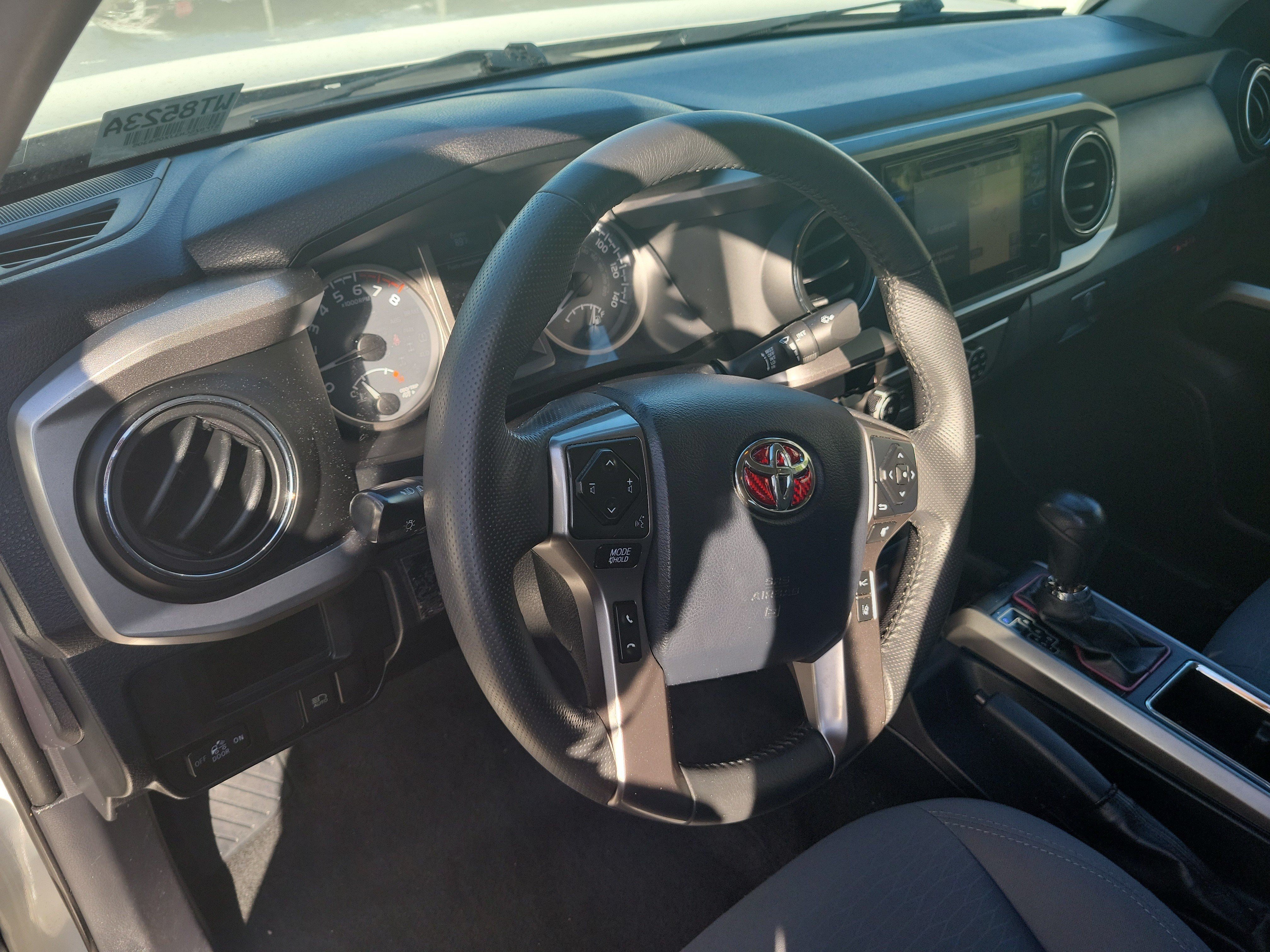 Used 2018 Toyota Tacoma SR5 RWD image 24