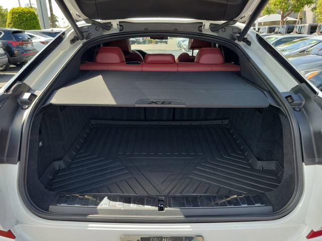 Used 2022 BMW X6 xDrive40i w/ Executive Package image 22