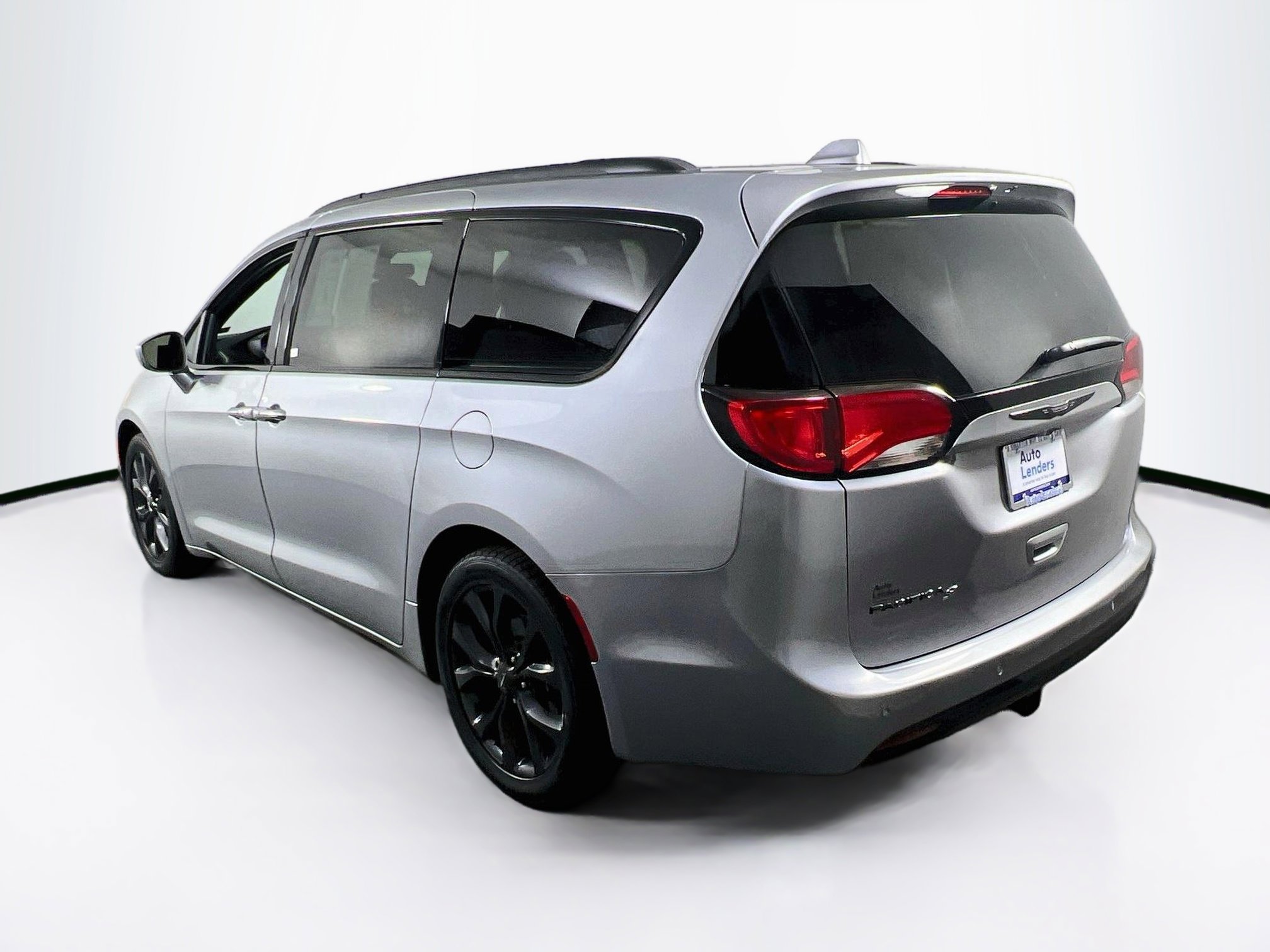 Used 2020 Chrysler Pacifica Touring-L Plus FWD image 7