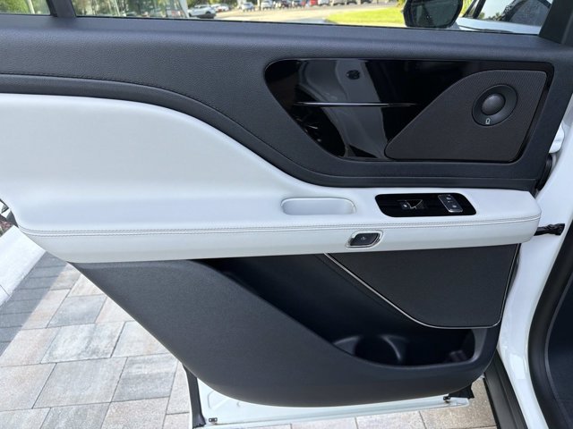 New 2026 Lincoln Aviator Reserve w/ Jet Appearance Package AWD/4WD image 15
