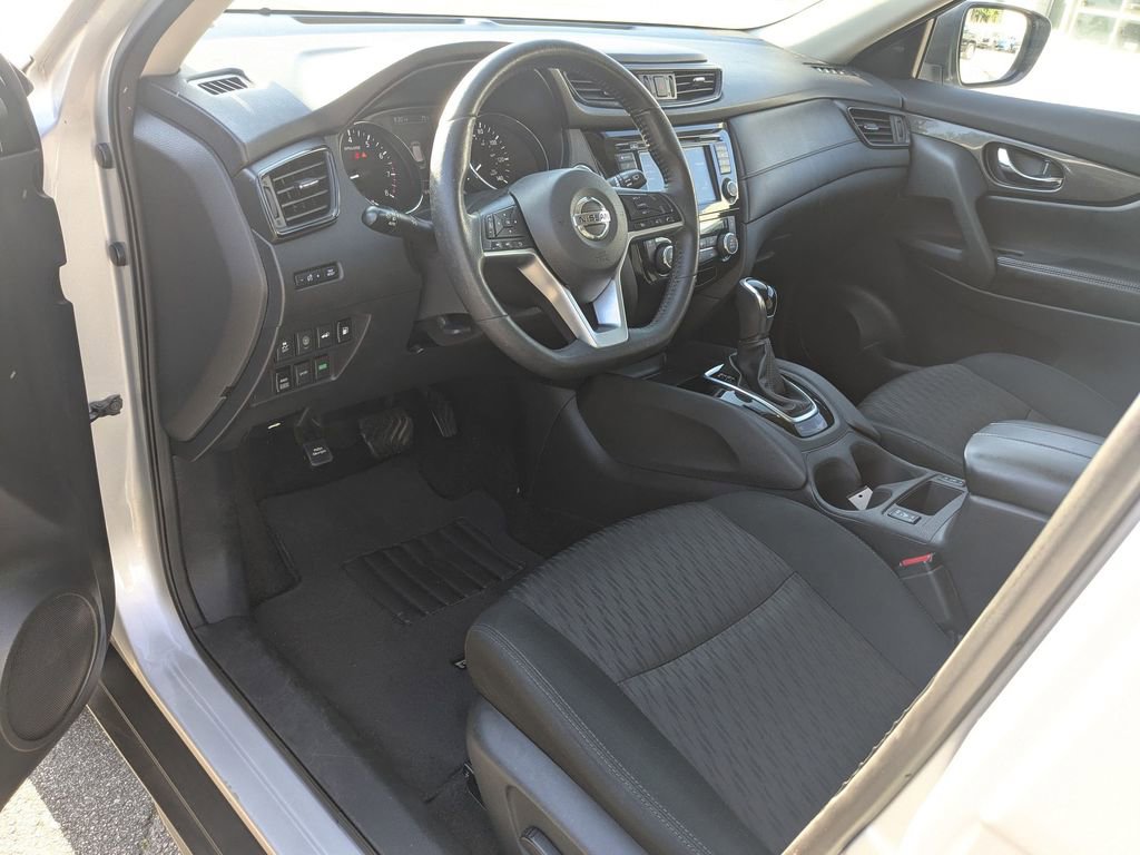Used 2019 Nissan Rogue SV AWD/4WD image 14