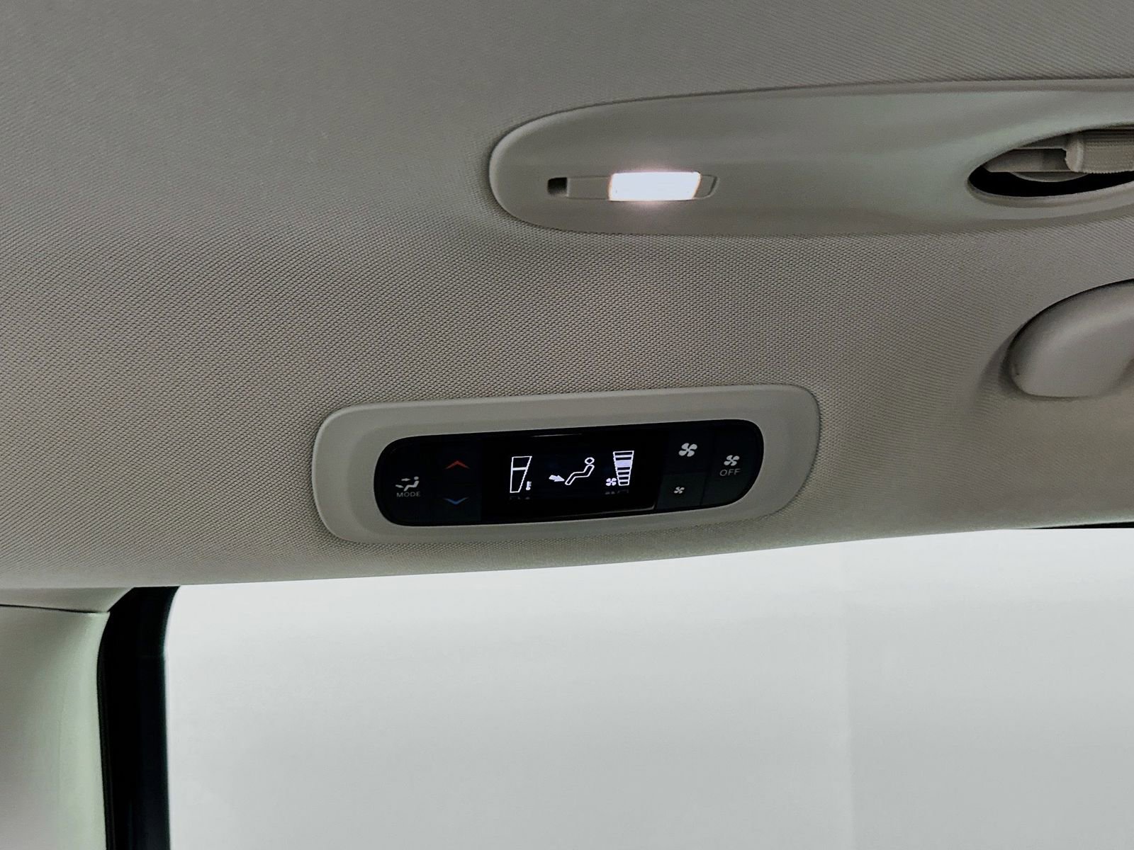 Used 2023 Chrysler Voyager LX image 24