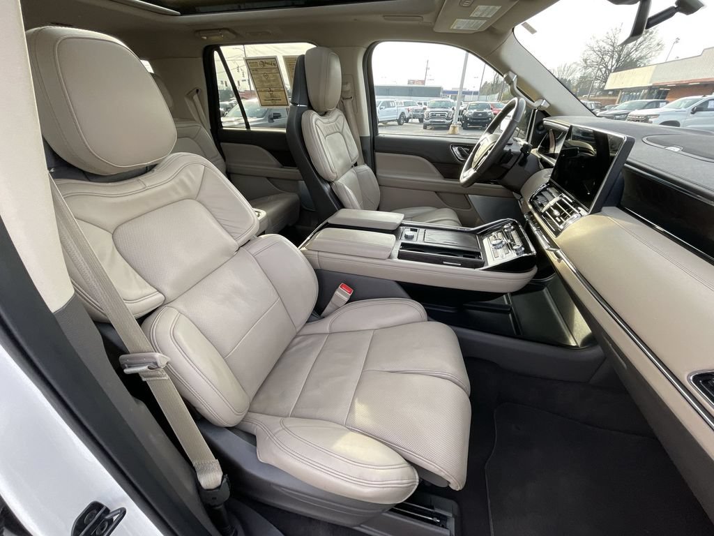 Used 2024 Lincoln Navigator L Reserve AWD/4WD image 29