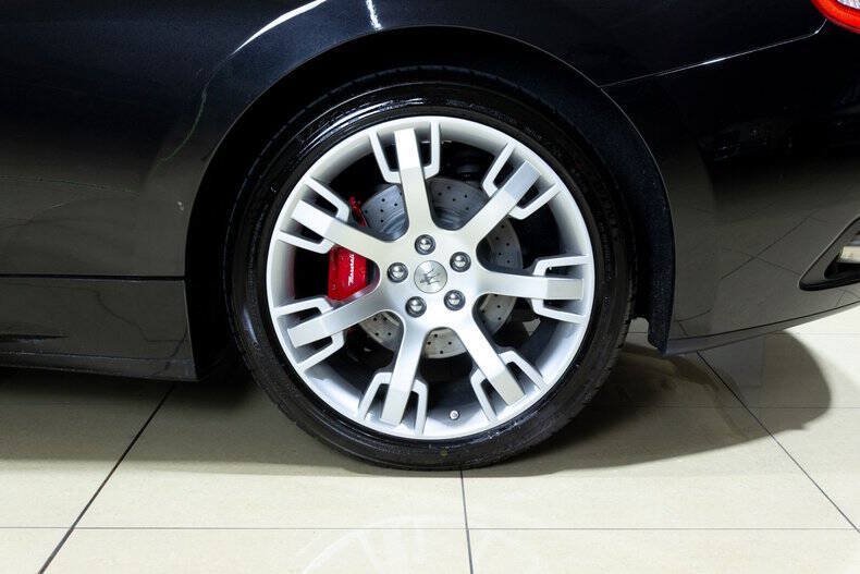 Used 2015 Maserati GranTurismo Convertible RWD image 11