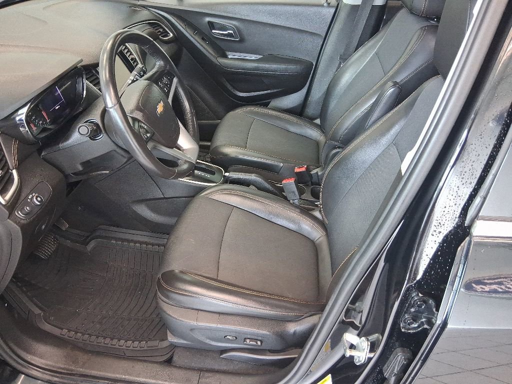 Used 2019 Chevrolet Trax LT w/ Sun & Sound Package AWD/4WD image 9