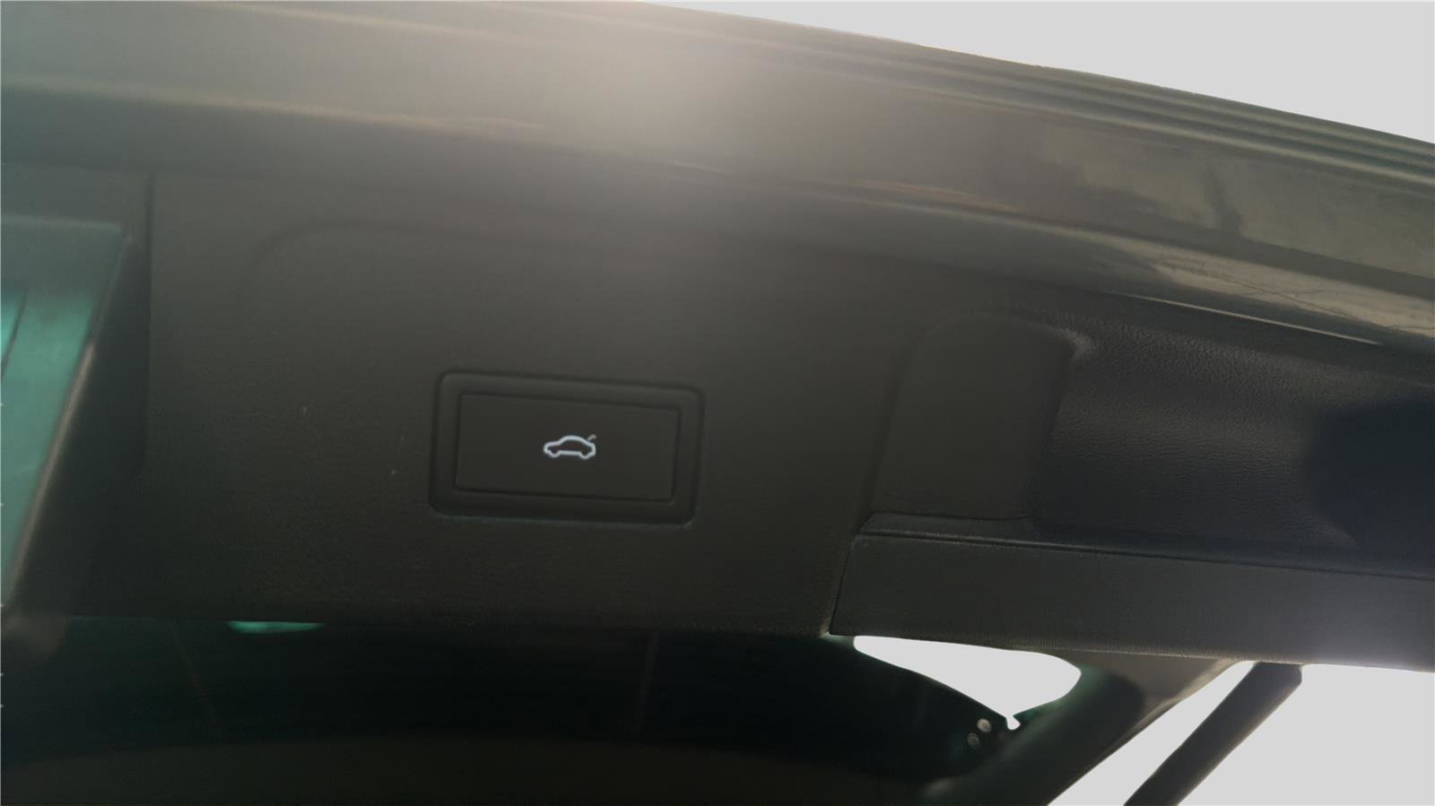 Used 2025 Volkswagen Atlas SE FWD image 20