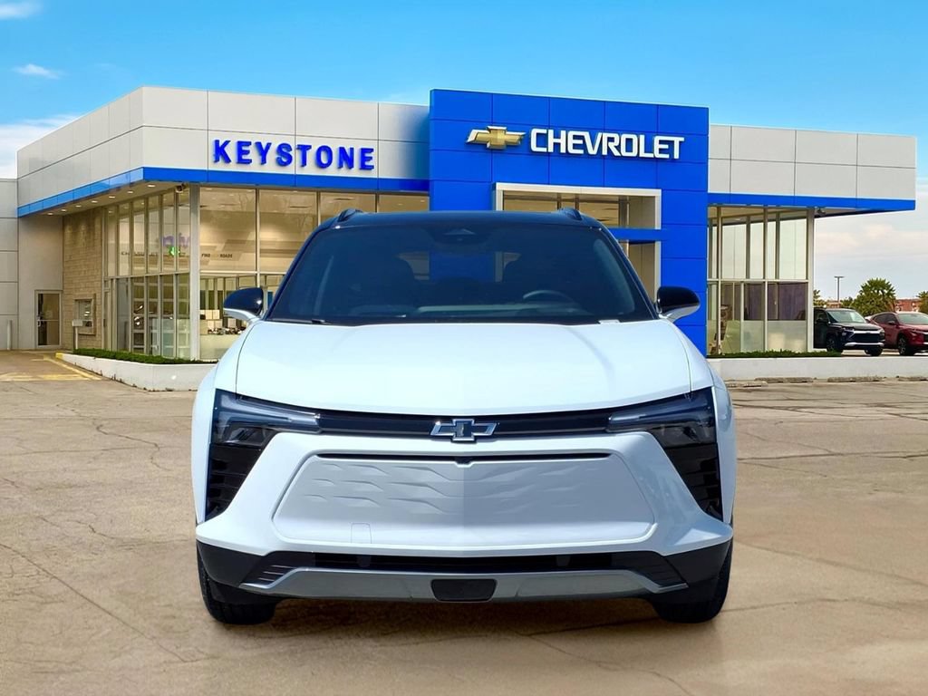 Used 2026 Chevrolet Blazer EV LT FWD image 2