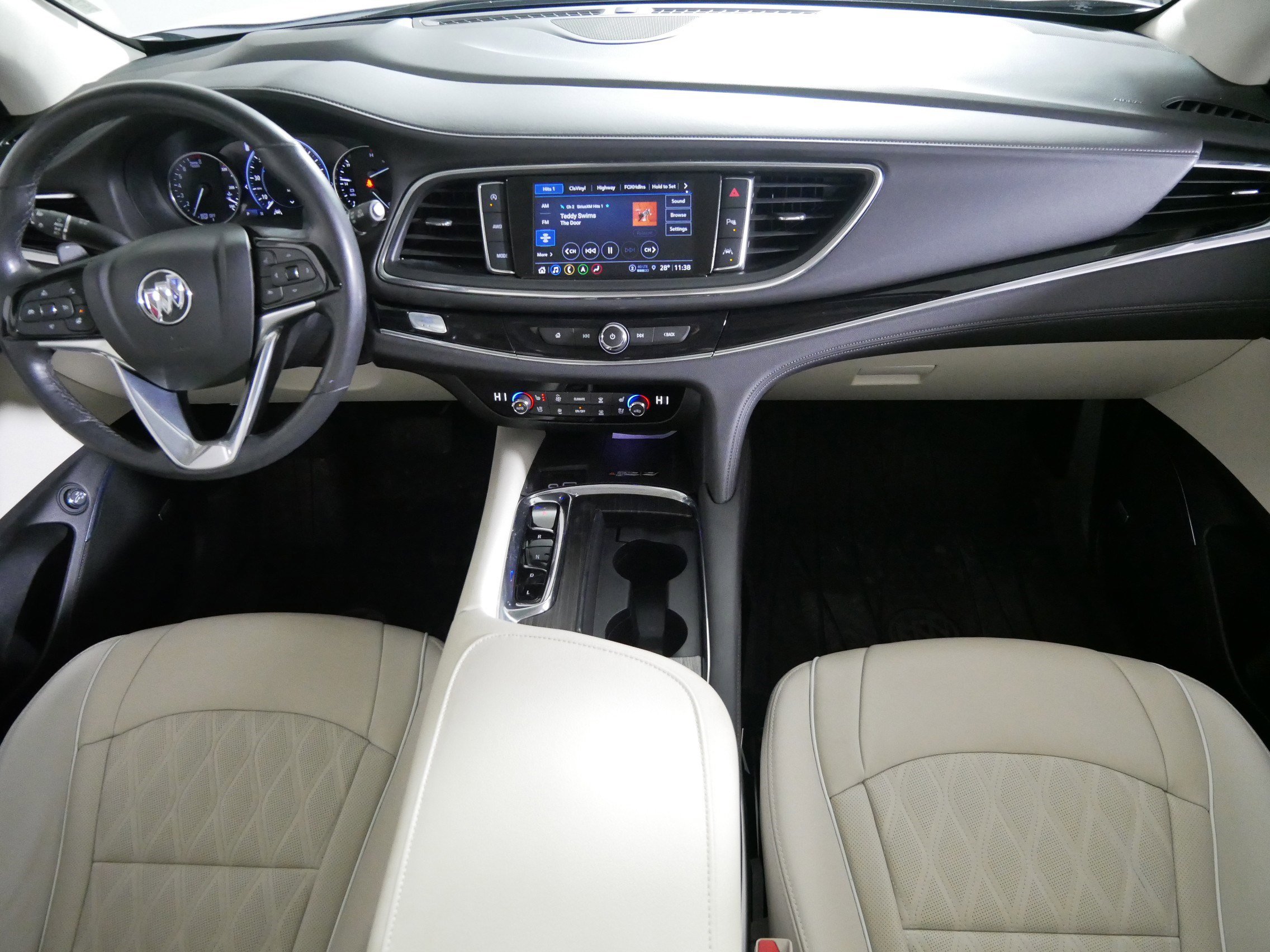 Certified 2023 Buick Enclave Avenir w/ Avenir Technology Package image 10