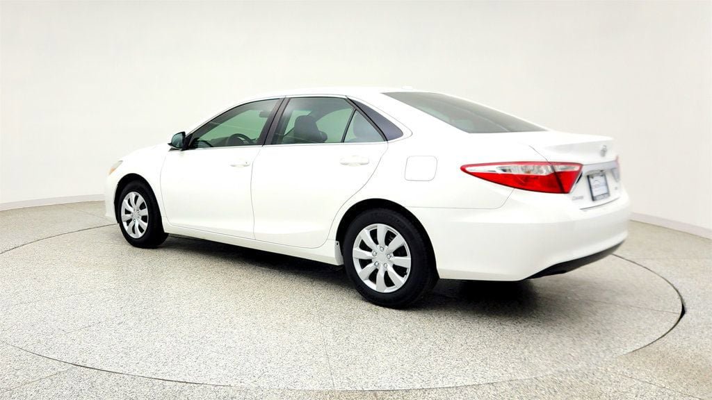 Used 2015 Toyota Camry LE FWD image 7