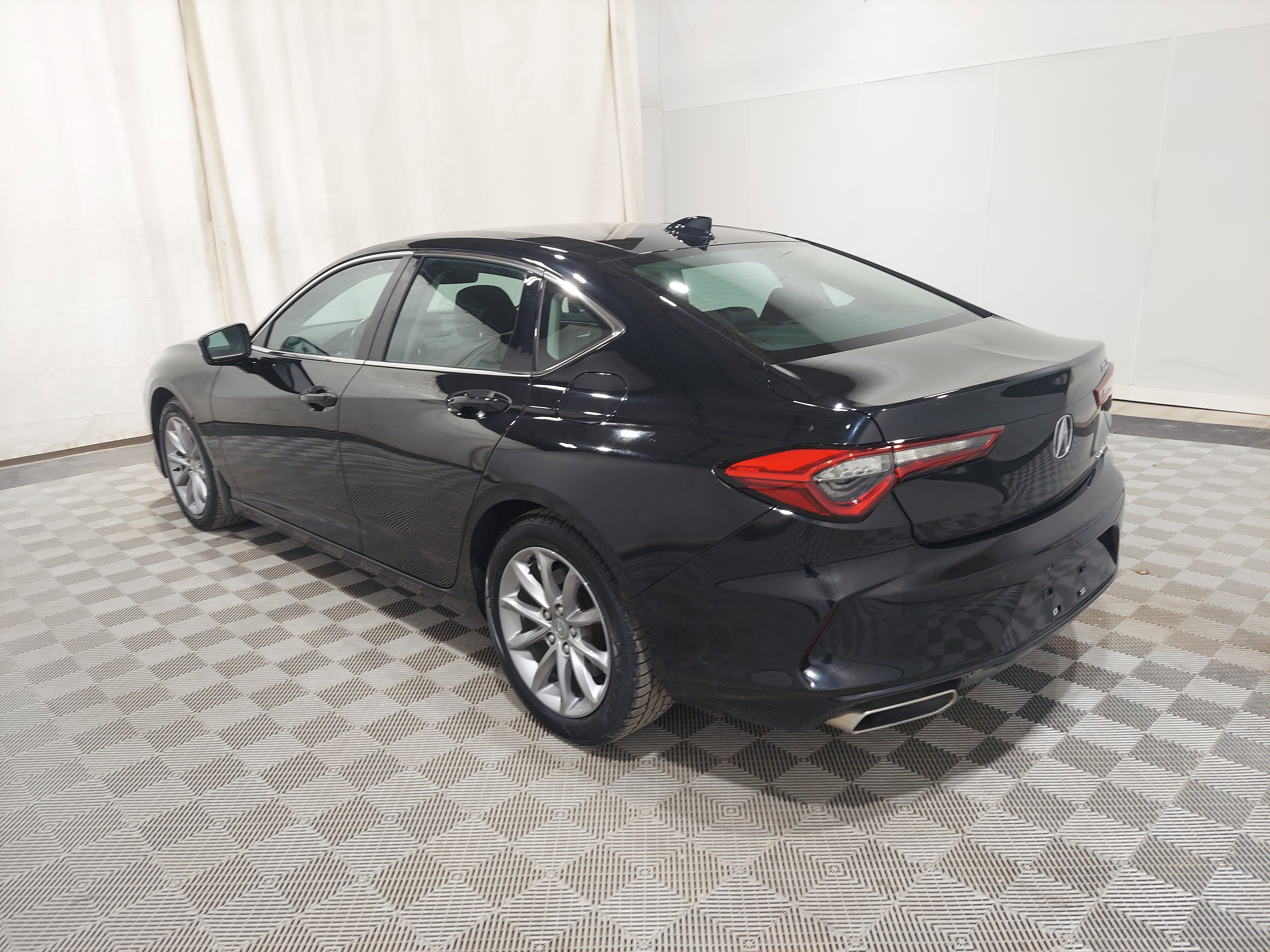 Used 2021 Acura TLX SH-AWD image 2