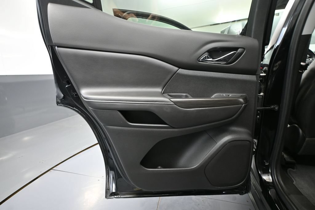 Used 2021 GMC Acadia SLT w/ Premium Package AWD/4WD image 38