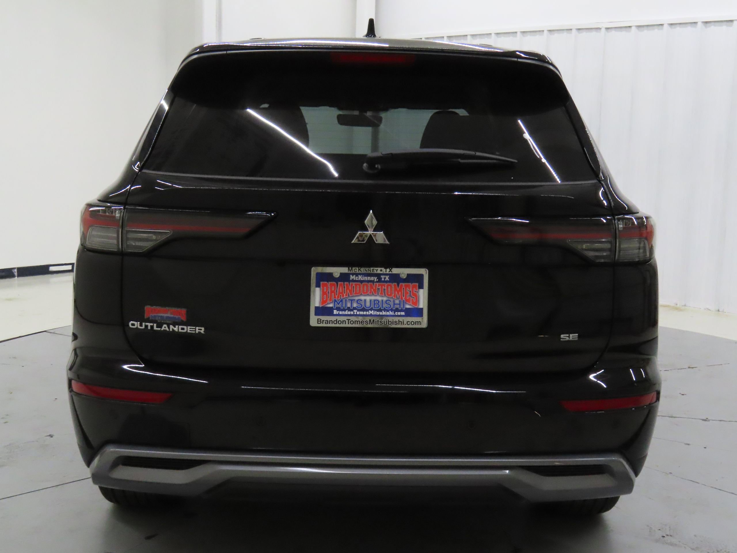 New 2025 Mitsubishi Outlander SE image 4