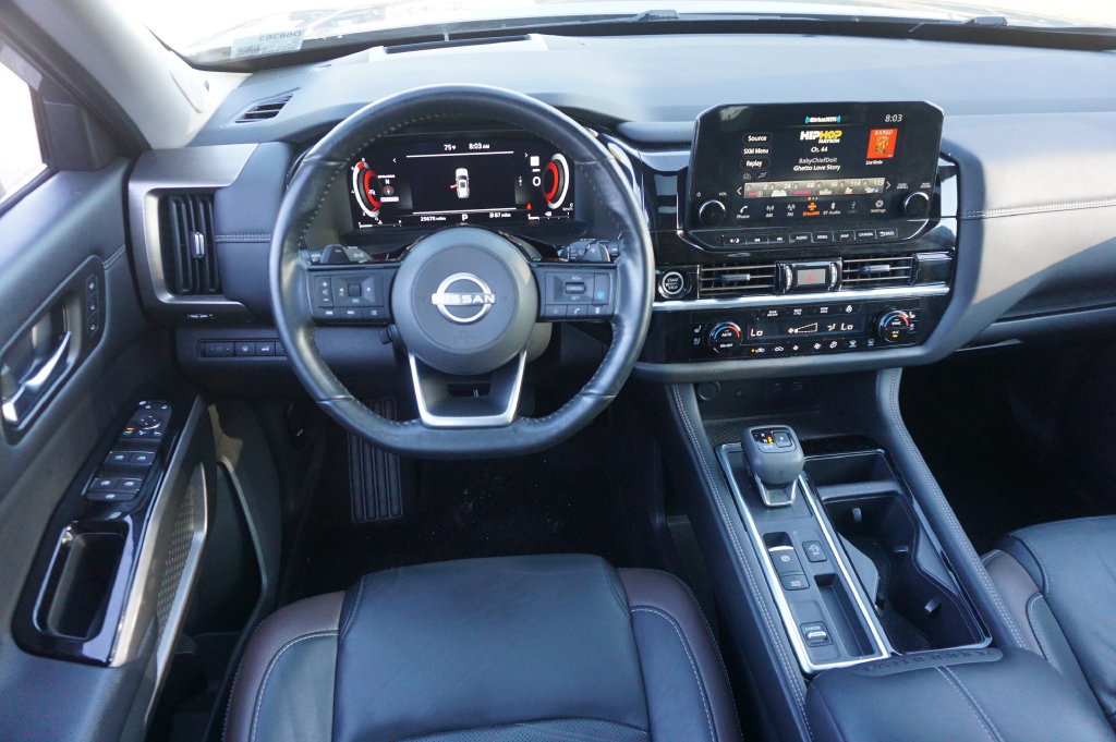 Used 2024 Nissan Pathfinder Platinum FWD image 6